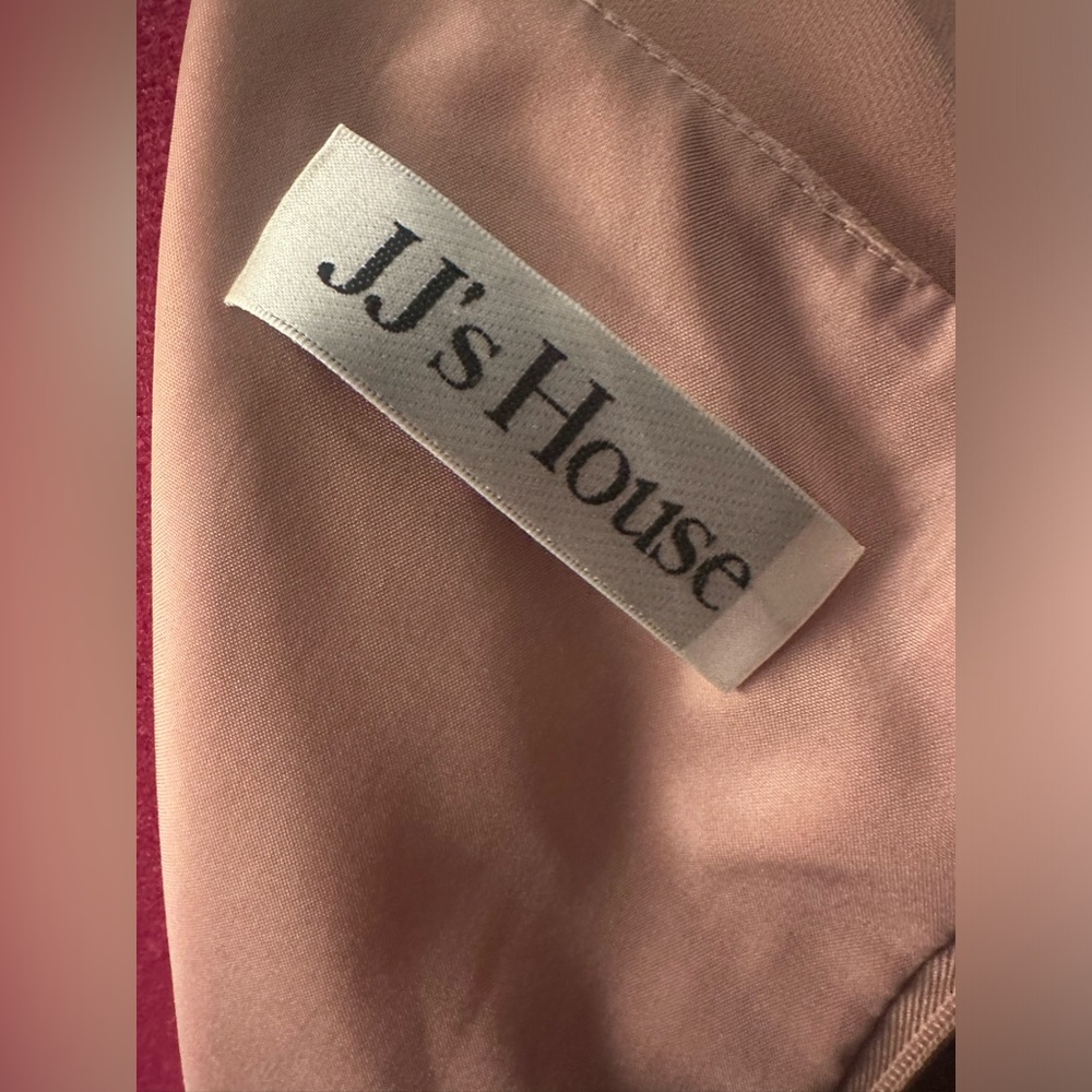 EUC A-line V-Neck Asymmetrical Chiffon Dress w/ Ruffle in Dusty Rose - 16W - Picture 7 of 11